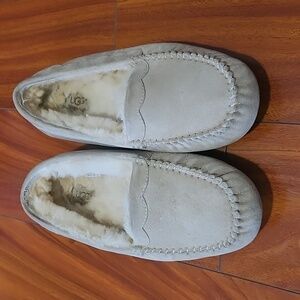 UGG- Womens Ansley Gray SZ 9